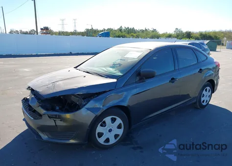 2018 Ford Focus S из США, поврежденный, VIN 1FADP3E24JL299782